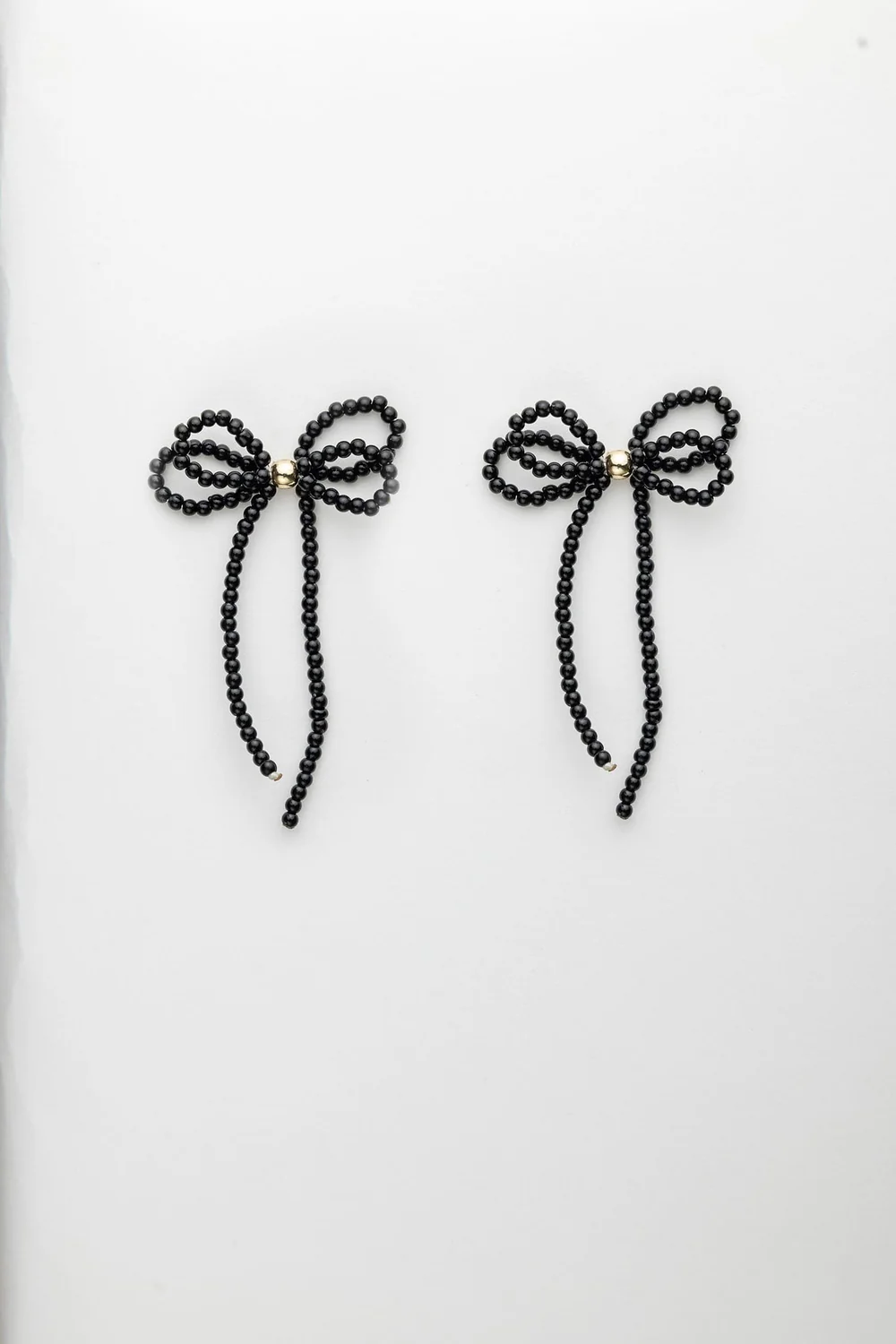 Pearl bow earrings, Black