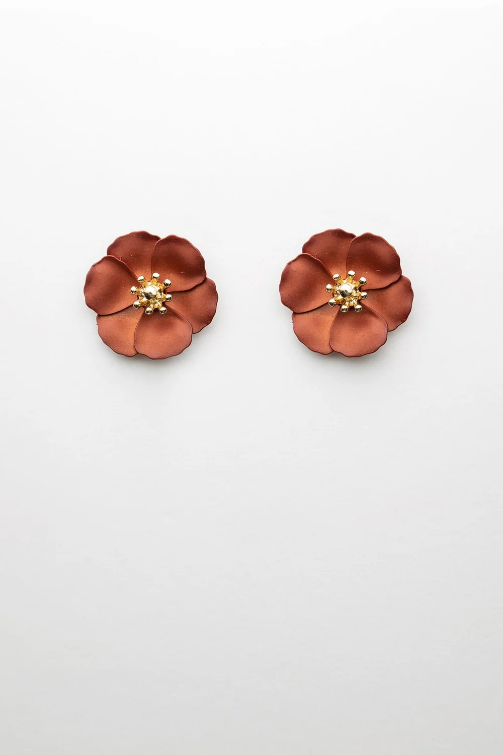 Flower small earrings, Metallic brown