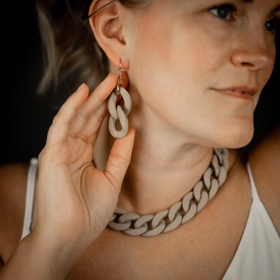 Halsband, Chains of Colour - Light khaki