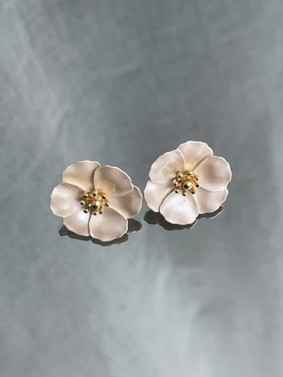 Flower Small Earrings Pearl Beige